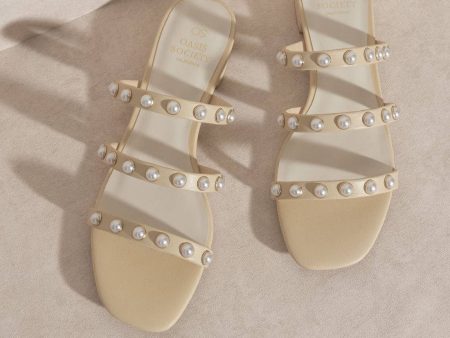 The Valerie Pearl Flat Sandals Fashion