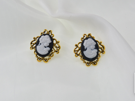 Cameo Antique Stud Earrings Fashion