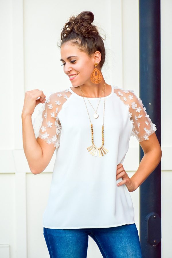 Sweet Rain White Flower Blouse Online