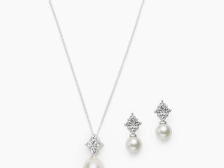 Pearl & Crystal Drop Necklace & Earring Set Fashion